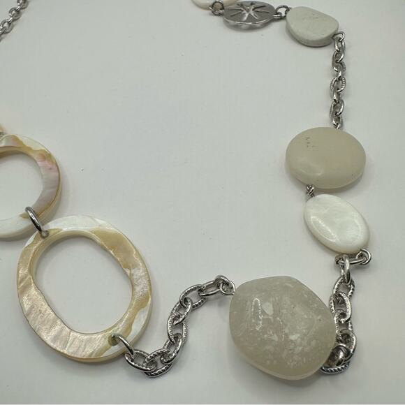 C 1946 Vintage Necklace Silver tone cream long chain necklace minimalist VTG - Picture 8 of 10